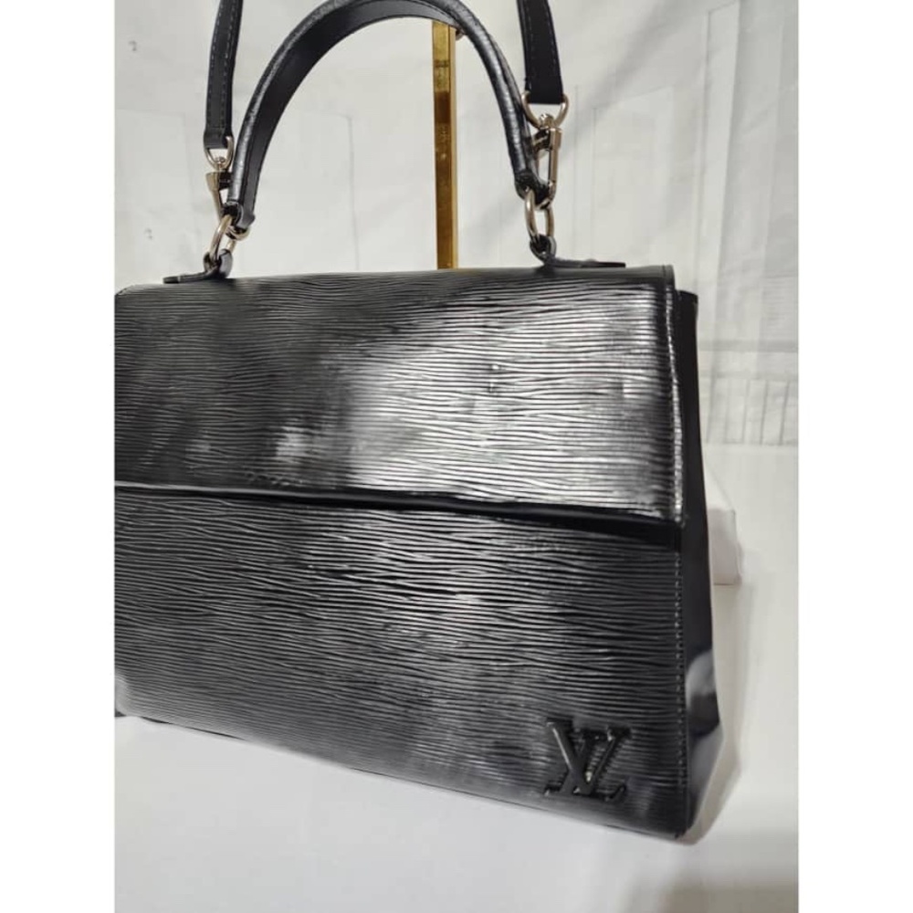 Authentic LOUIS VUITTON Epi Leather Cluny Satchel Bag Black - Picture 12 of 15